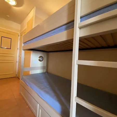 Les Issambres: 4 Couchages, Clim, Piscine, Parking - Fr-1-226-84 Apartment *